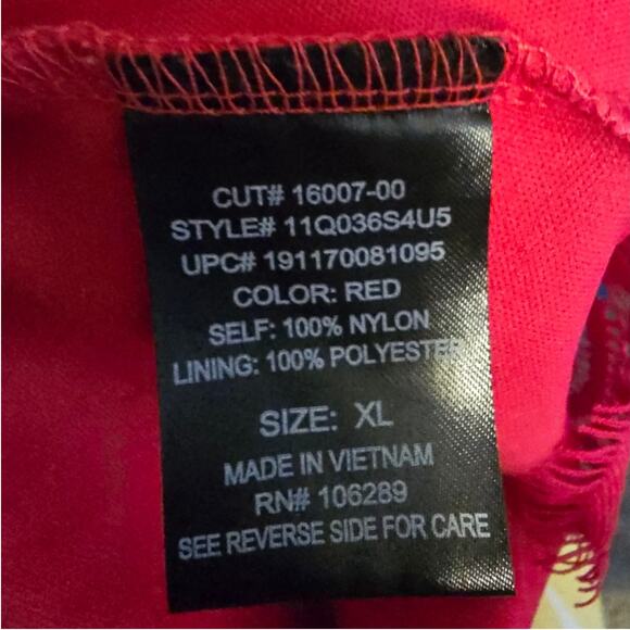 Three Pink Hearts‎ - Ladies Red Lace Top - SZ XL - Pit to Pit 19" Length 22" - Picture 5 of 7